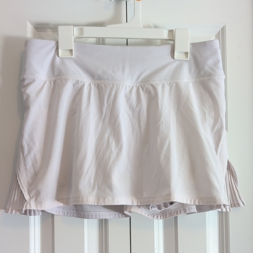 Lulumon White Pleated Skort